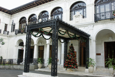 Malacanan Palace Entrance.jpg