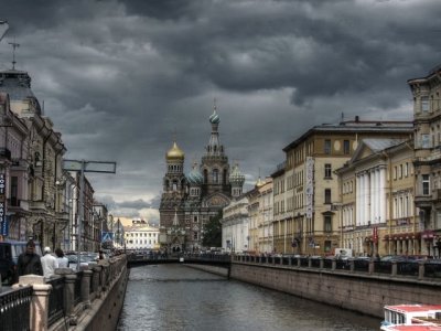 Saint Petersburg canal.jpg