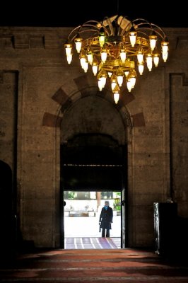 In Amasya a woman looks inside the Bayecid mosque-.jpg