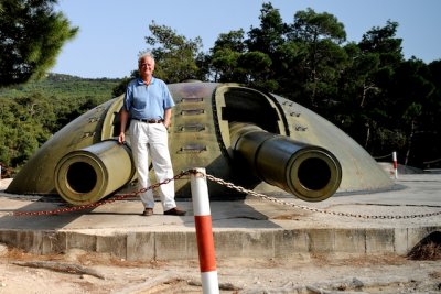 The Big Gun poses at one of the Turgutreis batteries-.jpg