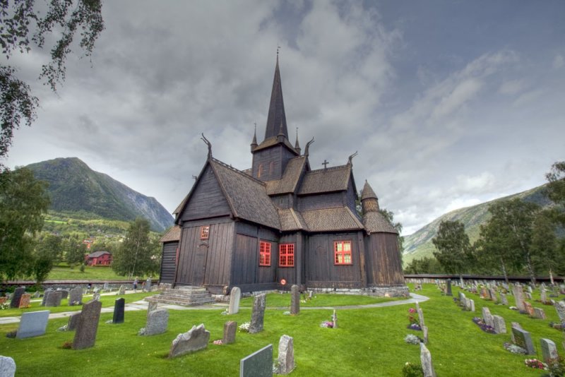 Lom Stavkyrkje (Stave Church)