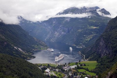 A busy day at Geiranger!