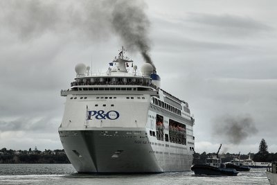 Pacific Pearl departing..