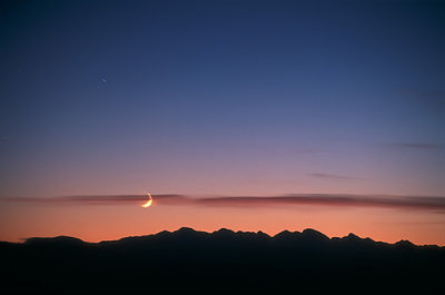 Coucher de Lune sur la chane des Pyrnes au crpuscule-2.jpg