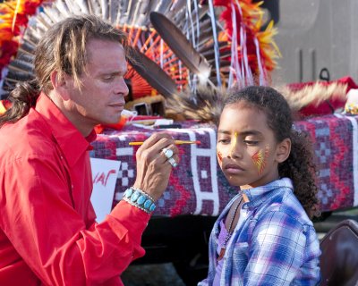 3 Rivers Pow Wow face painting 2010 09 25.jpg