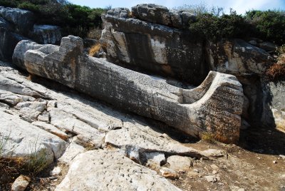 Kouros near Apolonas