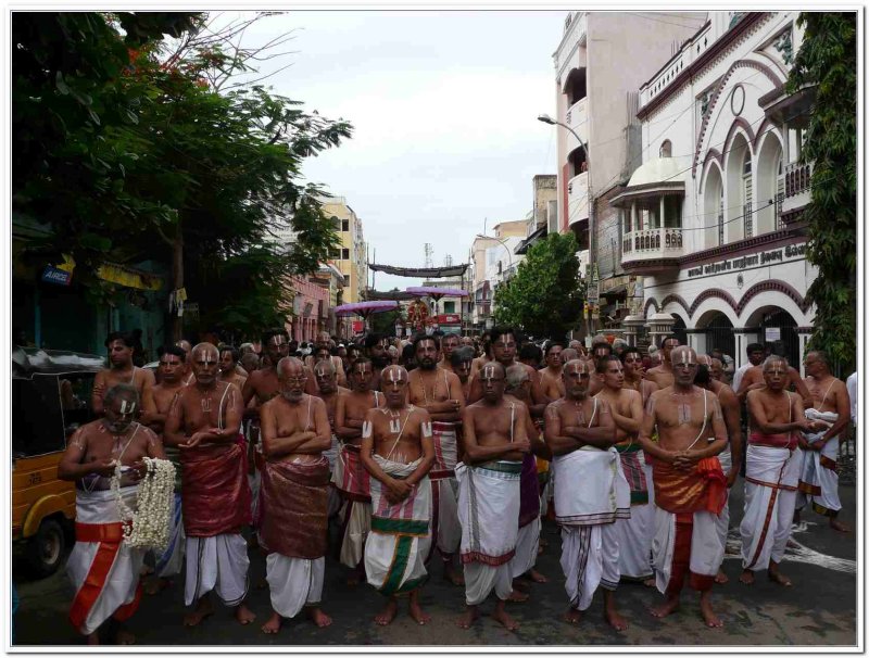 3rd day morning - Garuda sevai - Divyaprabhanda goshti.jpg
