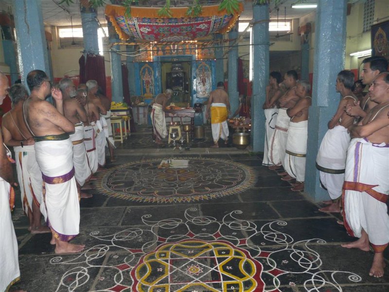 Goshti during thirumanjanam.JPG