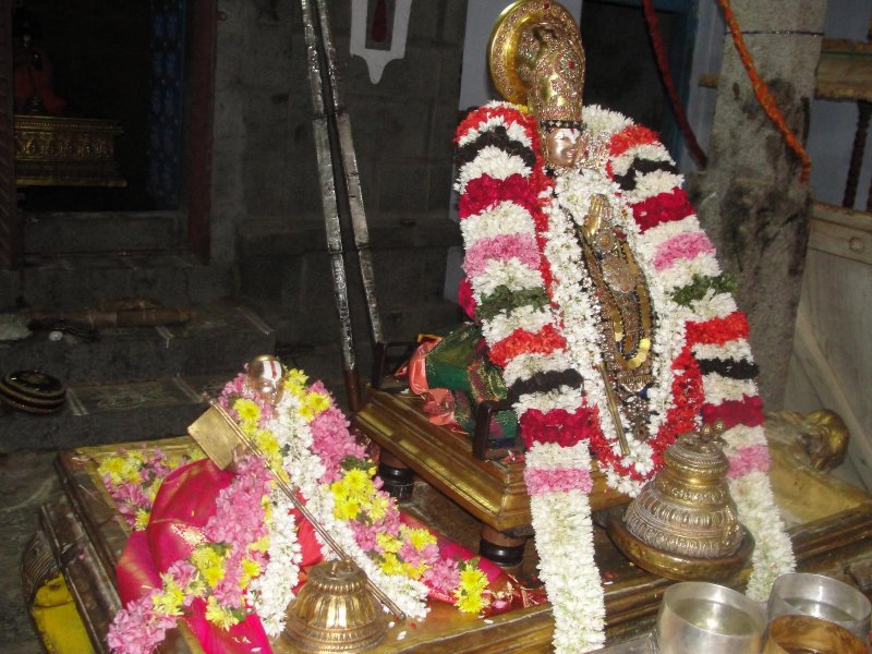 Emberumaanar & Embaar on Tirumozhi Satumarai Day.JPG