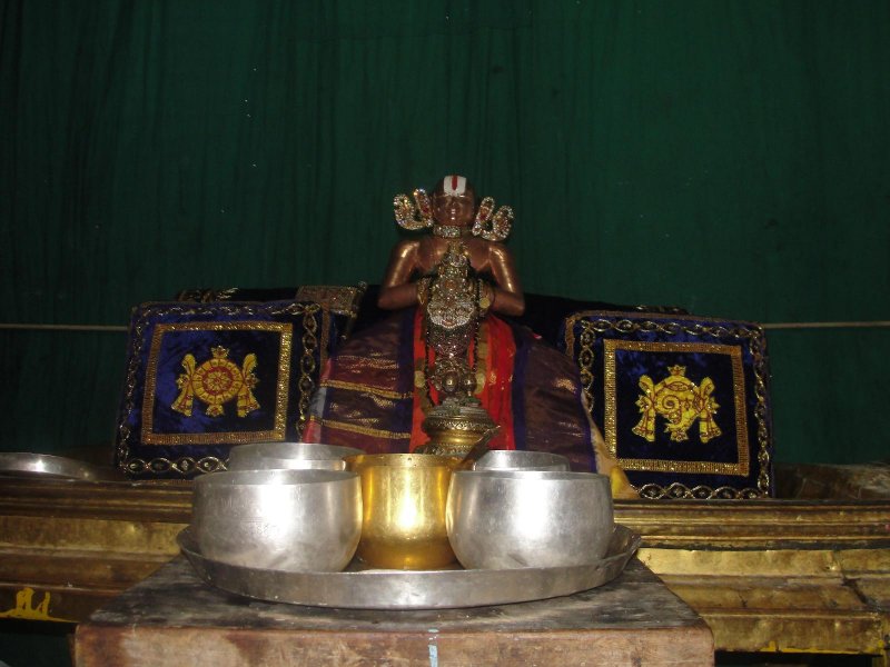 Swami during Perumal Tirumozhi Session.JPG