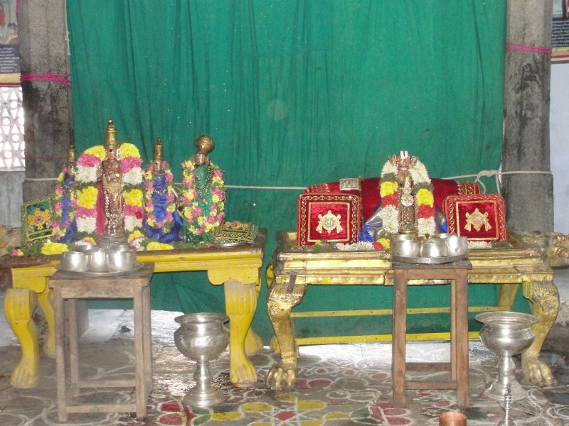 Vaikuntanathar & Swami.JPG