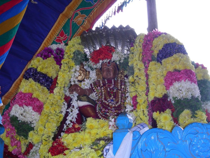 33-THADAM KADALAI KADAINDHU AMUDHAM KONDU VUGANATHA KALAI 3-9-1 OF PERIYA THIRUMOZHI