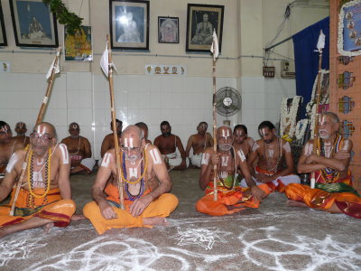 Thirumalai jeeyar, thirukurungudi jeeyar, embar jeeyar and Azhvar thirunagari jeeyar.jpg