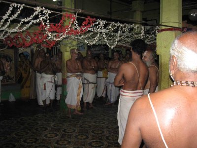 Periya Perumal Sannidhi Sadhu Srivaishnavar in Saatrumurai.jpg