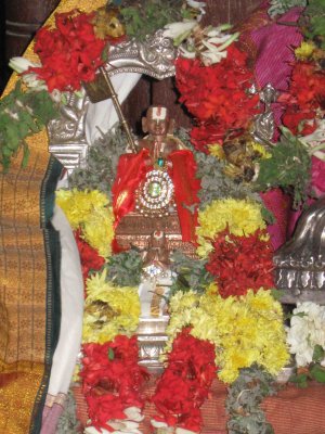 Swami and Aandan with Namperumal bahumaanam.jpg