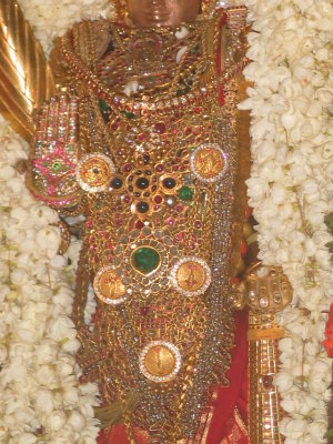 tirvabharanam with panchayudha malai.JPG