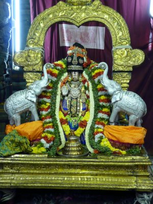 Vedavalli Thayar purappadu with MM2.jpg
