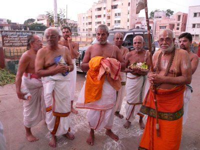 Swamy and his shisyas after mangalasasanam.jpg