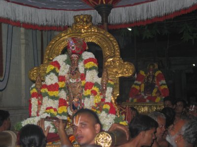varadan with swami desikan anuyatrai.JPG