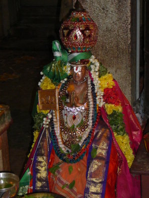 Ramanusan with Kesava Perumal Bahumaanam after Dwadasaaradhanam.JPG