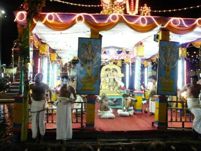 7th day-Sri Gajendra Varadar in Theppam.jpg