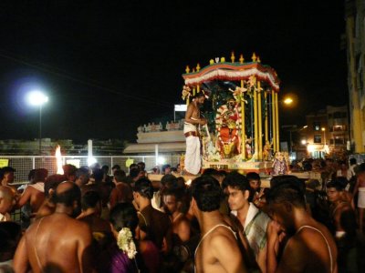 1st day evening - pinnakalai vahanam- thiruvallakeni festive mood (Large).JPG