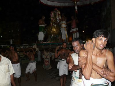 Sri pAdam thangi team - mun kattu- left side (Large).JPG