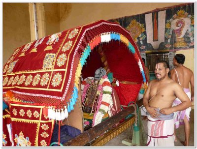 4-Udayavar in gangai kondan mandapam1 - 4th day.jpg