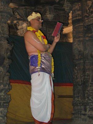 Villiambakkam resident Sri. Ramesh Thathachariar of Tiruputkuzhi ...