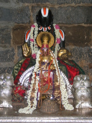 Swami Desikan - Kanchi varadan sannidhi.JPG