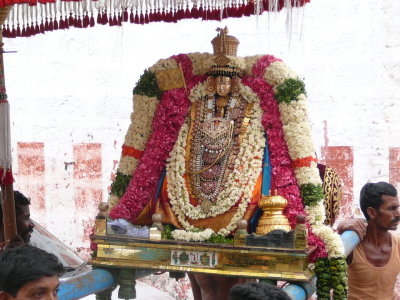 Periya Jeeyar at His sannidhi entrance after morning purappadu.JPG
