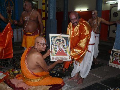 HH Honouring Kainkaryaparars16 (Large).JPG
