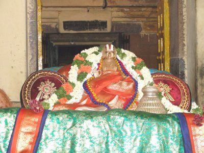 Aacharyan during Tirupaavai Sevai-5th Day.jpg