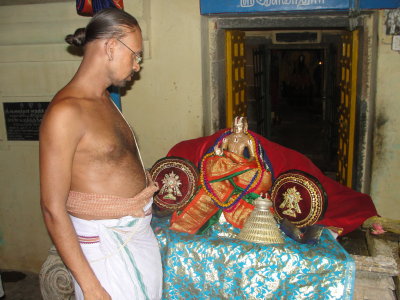 Aachryaan During Sthothra Ratna Session.JPG