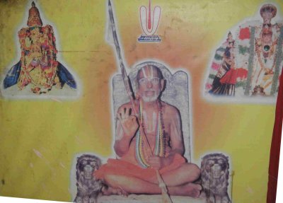 04-45th pattam azhagiyasingar picture inside temple.jpg