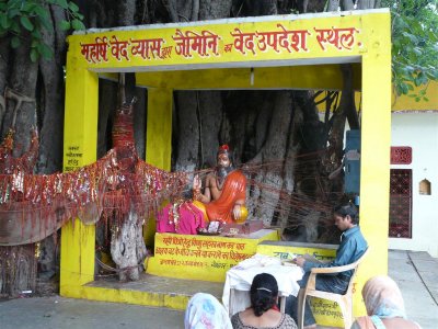 015-Maharishi Veda vyasars Upadesa stalam to Maharishi Jaimini.JPG