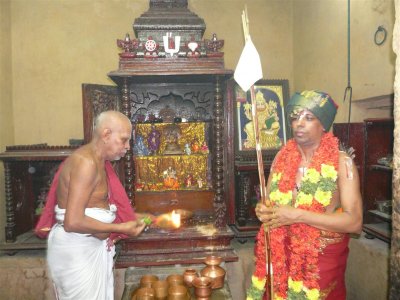 Vanamamalai mutt perumal mangalasasanam after pattinappravesam2.JPG