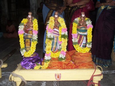 Sri Poigai Azwar, Sri Boothathaazwar & Sri Peyaazwar.jpg
