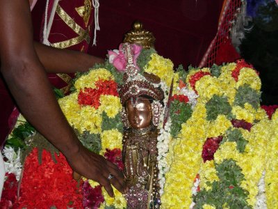 05-adorning Thirukavalampadi garlands.jpg