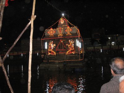 10-The decorated maiya maNdapam.jpg