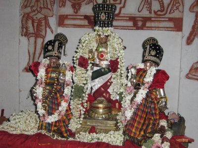 Old Moorthy worshipped by Thirumangaimannan.JPG