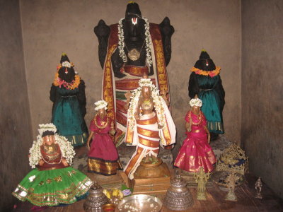 07-Dheiva nAyakap PerumAL Mulavar and utsavar with Srivaramangai ThAyar.jpg