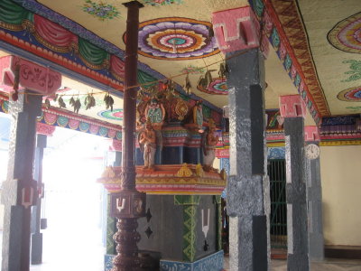 05-dvaja sthambam and Periya Thiruvadi sannithi.jpg