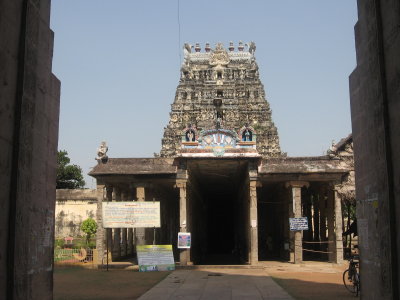 06-Entering inside the temple.jpg