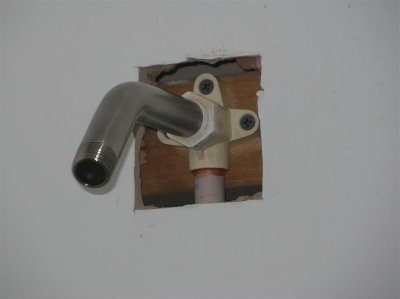 New better supported shower pipe