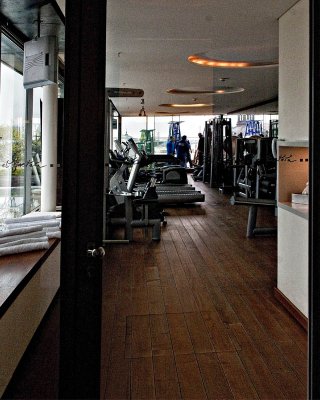 5519    HOTEL WORKOUT ROOM