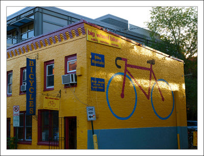 Yello Bike House