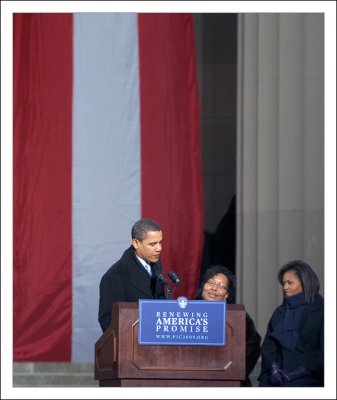 Obama at the Baltimore War Memorial Plaza January 17, 2009