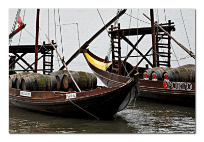 barcos rabelos no rio Douro
