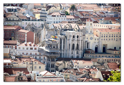 Elevador e runas do Carmo